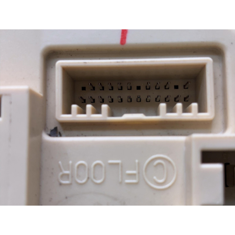 Porte fusible HYUNDAI I 30 2 Photo n°5