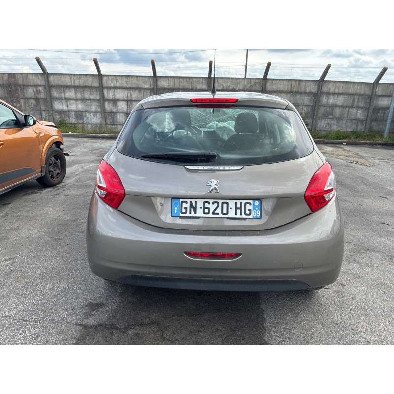 Feu arriere stop central PEUGEOT 208 1 Photo n°9