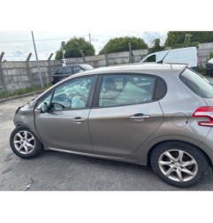 Calculateur moteur PEUGEOT 208 1