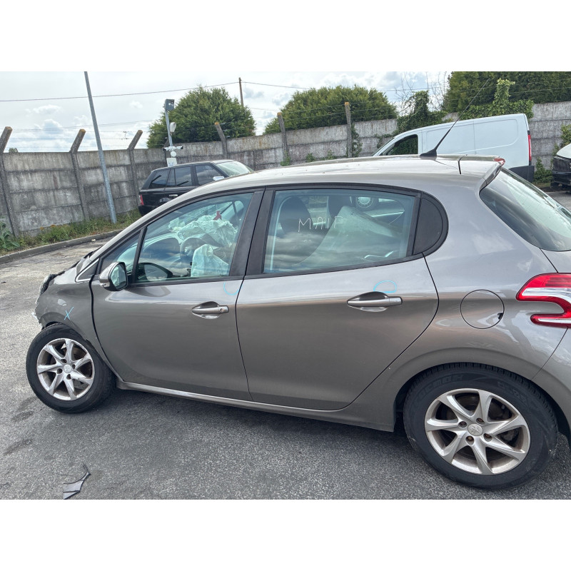 Calculateur moteur PEUGEOT 208 1 Photo n°11