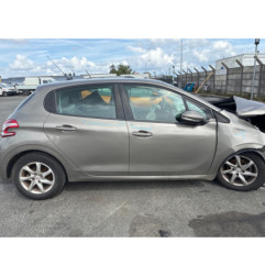 Calculateur moteur PEUGEOT 208 1