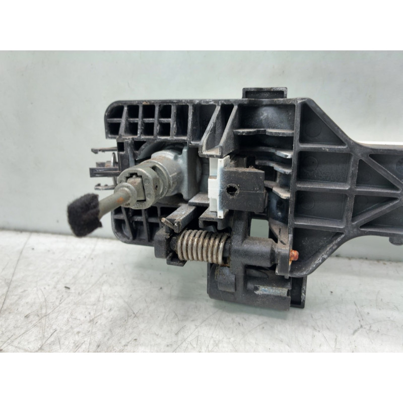Poignee porte avant gauche HYUNDAI I 30 2 Photo n°3