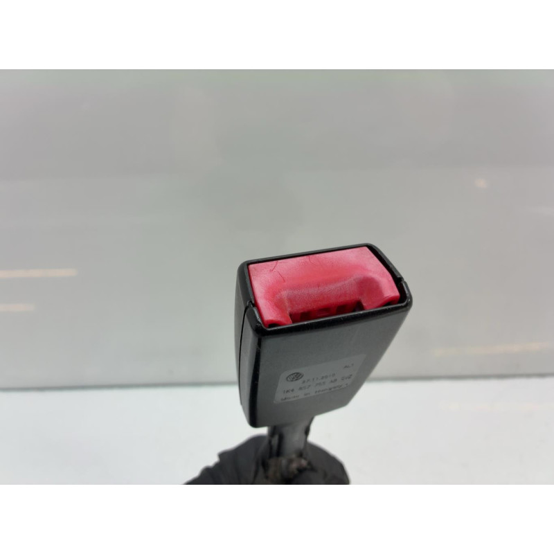 Attache ceinture avant gauche VOLKSWAGEN GOLF 6 Photo n°4