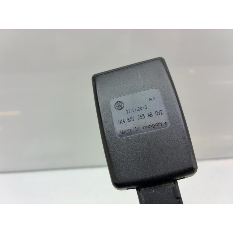 Attache ceinture avant gauche VOLKSWAGEN GOLF 6 Photo n°5
