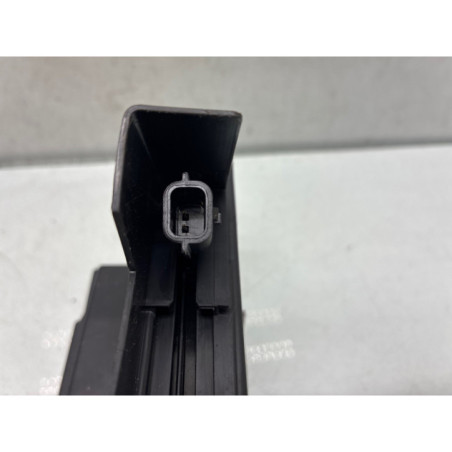 Serrure avant droit DACIA SANDERO 3