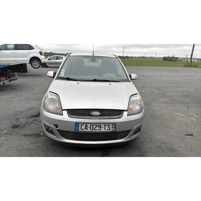 Vitre arriere gauche FORD FIESTA 5 Photo n°16