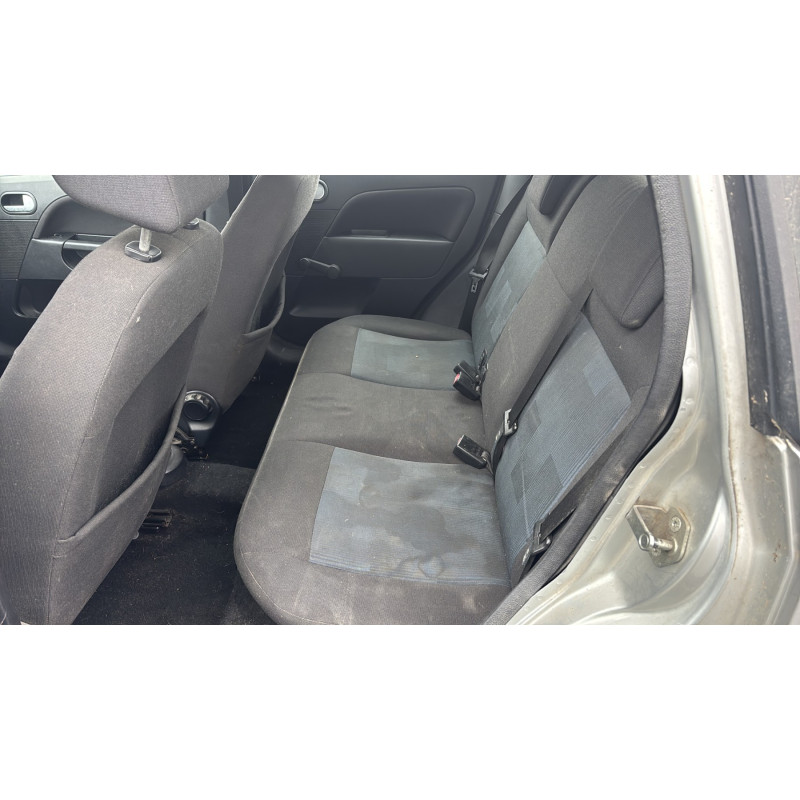 Vitre arriere gauche FORD FIESTA 5 Photo n°20