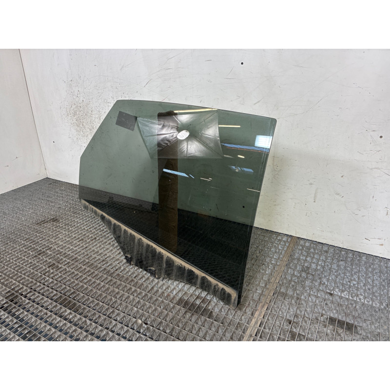 Vitre arriere droit CITROEN C4 PICASSO 2 Photo n°2