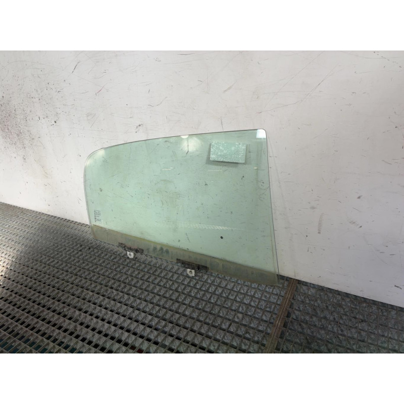 Vitre arriere droit MITSUBISHI SPACE STAR 3 Photo n°3