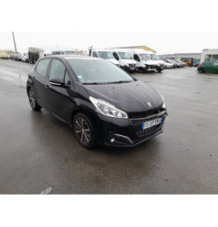 Pare boue avant droit PEUGEOT 208 1