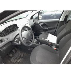 Pare boue avant droit PEUGEOT 208 1