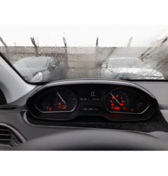 Pare boue avant droit PEUGEOT 208 1