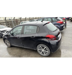 Pare boue avant droit PEUGEOT 208 1