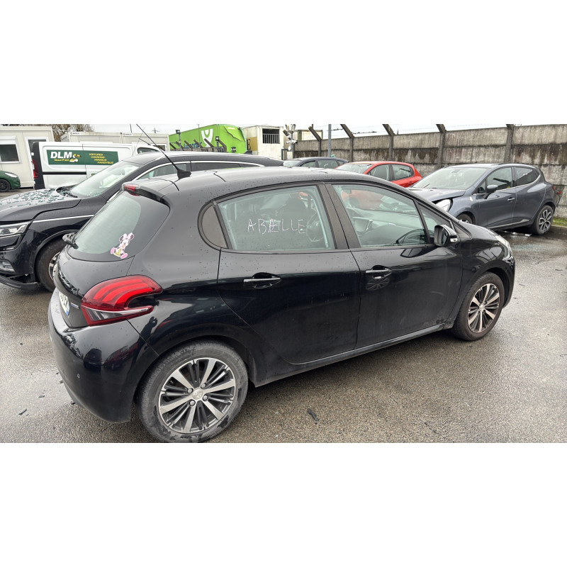 Pare boue avant droit PEUGEOT 208 1 Photo n°17