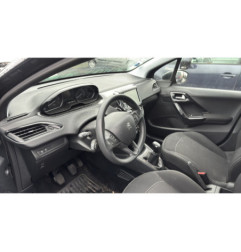 Pare boue avant droit PEUGEOT 208 1