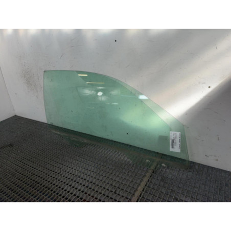 Vitre avant droit VOLKSWAGEN POLO 4