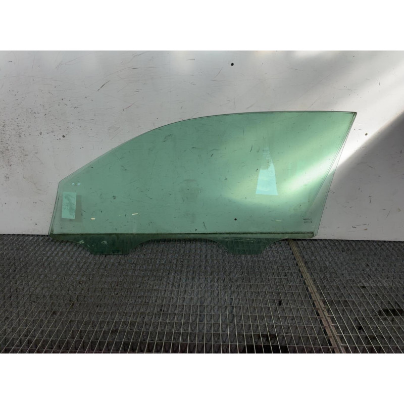 Vitre avant droit VOLKSWAGEN POLO 4 Photo n°4