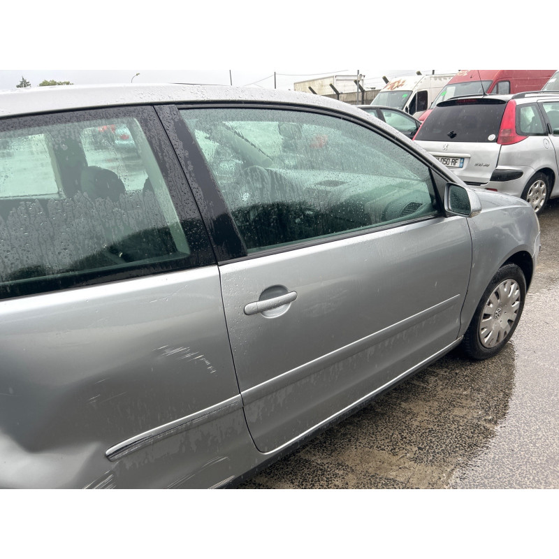 Pare boue avant gauche VOLKSWAGEN POLO 4 Photo n°16
