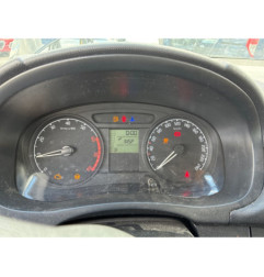 Vitre avant droit SKODA FABIA 2