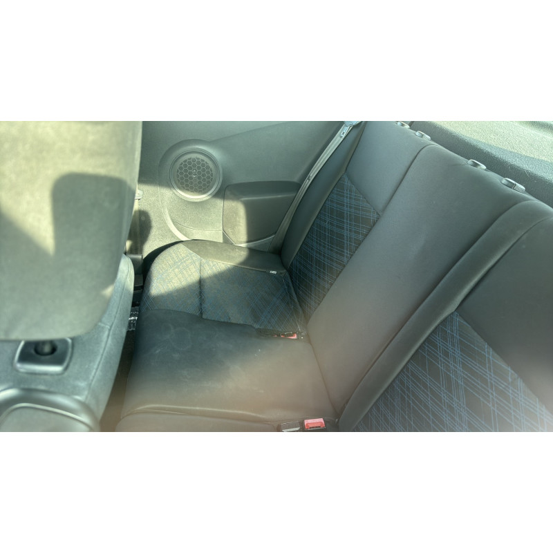 Attache ceinture avant droit RENAULT CLIO 3 Photo n°18