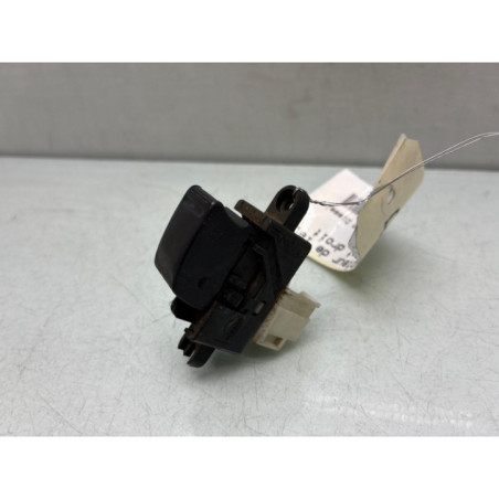 Interrupteur de leve vitre avant droit NISSAN X-TRAIL 1