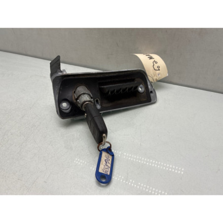 Poignee porte coffre gauche VOLKSWAGEN CADDY 3