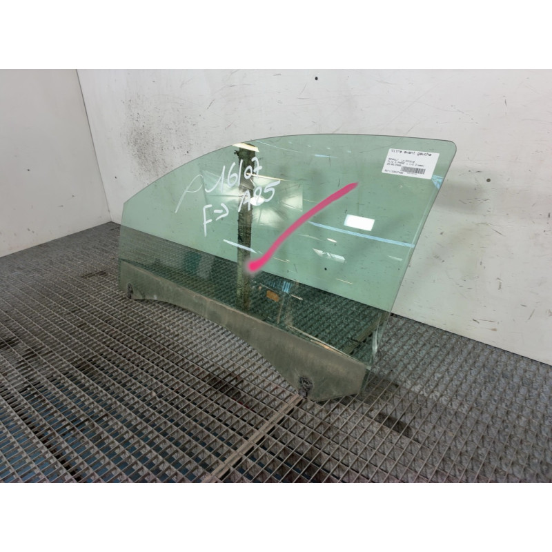 Vitre avant gauche RENAULT CLIO 3 Photo n°3
