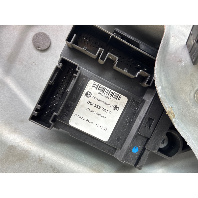 Leve vitre electrique avant gauche VOLKSWAGEN TOURAN 1 Photo n°3