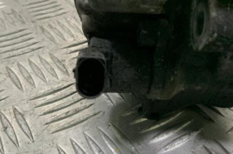 Compresseur clim VOLKSWAGEN TOURAN 1