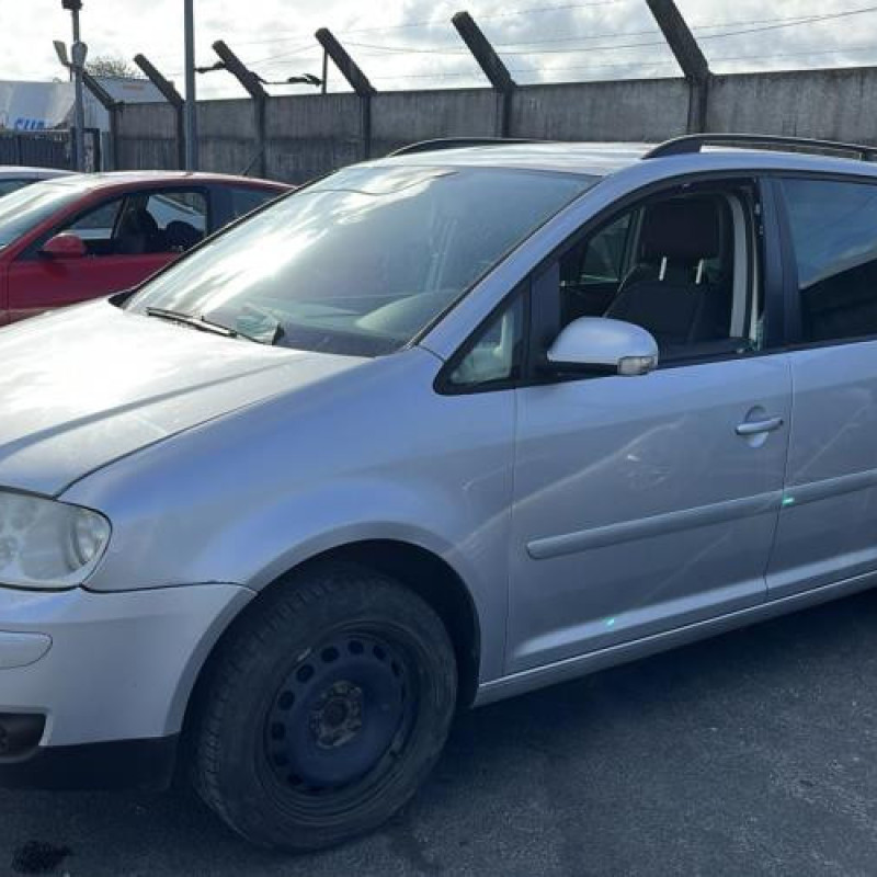Compresseur clim VOLKSWAGEN TOURAN 1 Photo n°6