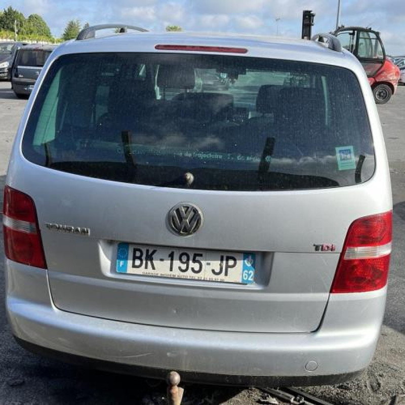 Compresseur clim VOLKSWAGEN TOURAN 1 Photo n°8