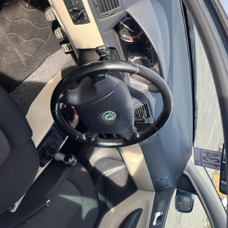 Feu arriere principal droit (feux) SKODA FABIA 1 Photo n°11