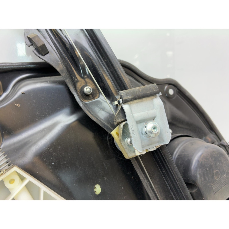 Leve vitre electrique avant droit VOLKSWAGEN PASSAT 5 Photo n°6