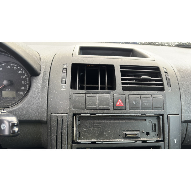 Pare boue avant gauche VOLKSWAGEN POLO 4 Photo n°20