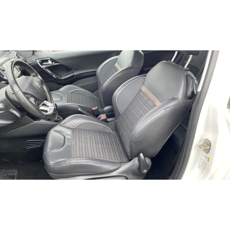 Pretensionneur de ceinture avant droit PEUGEOT 208 1 Photo n°18