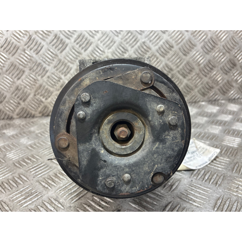 Compresseur clim RENAULT SCENIC 1 Photo n°3
