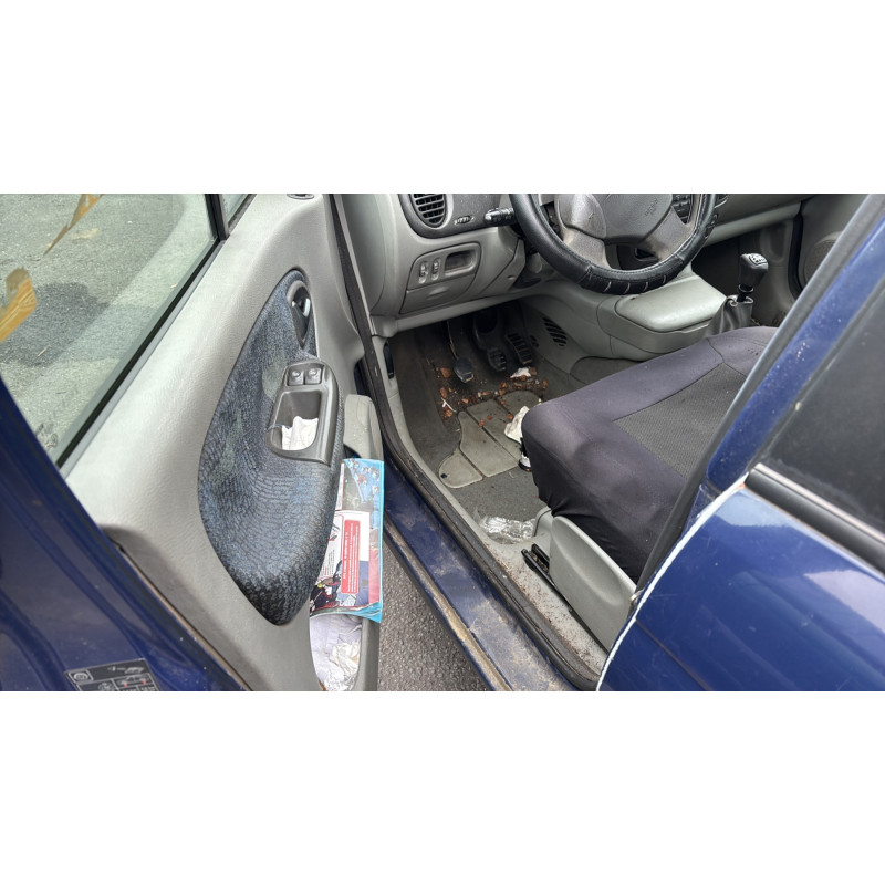 Compresseur clim RENAULT SCENIC 1 Photo n°14
