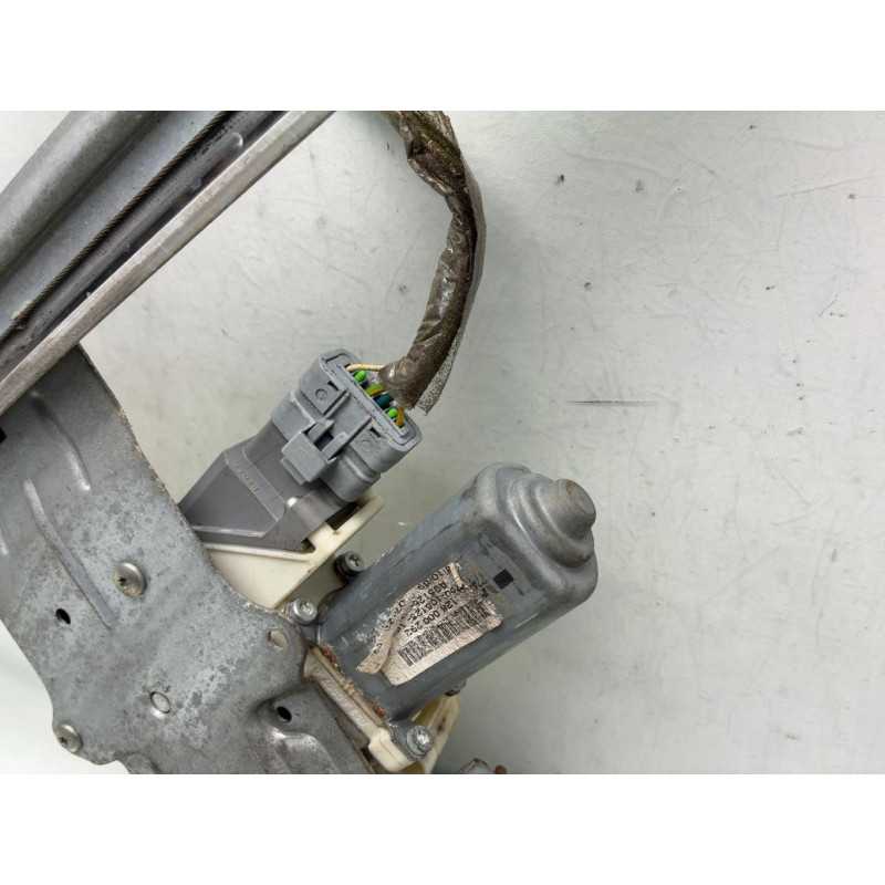 Leve vitre electrique avant gauche CITROEN XSARA PICASSO Photo n°4