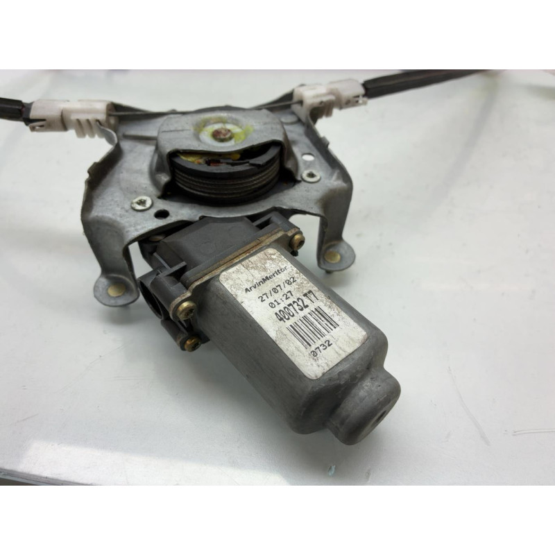 Leve vitre electrique avant droit RENAULT CLIO 2 Photo n°7