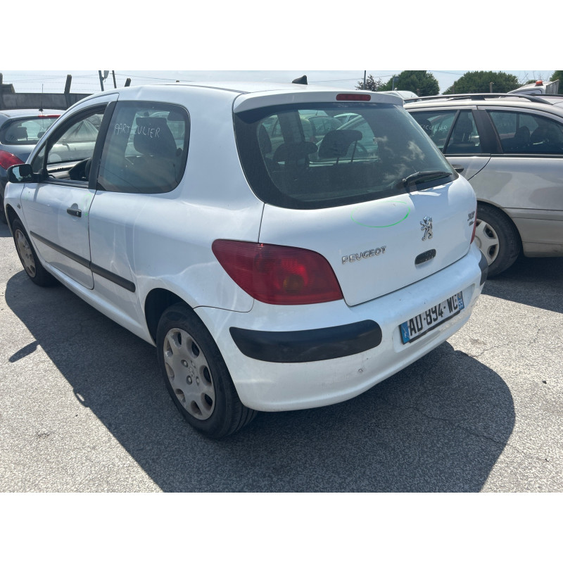 Pare boue avant droit PEUGEOT 307 Photo n°9