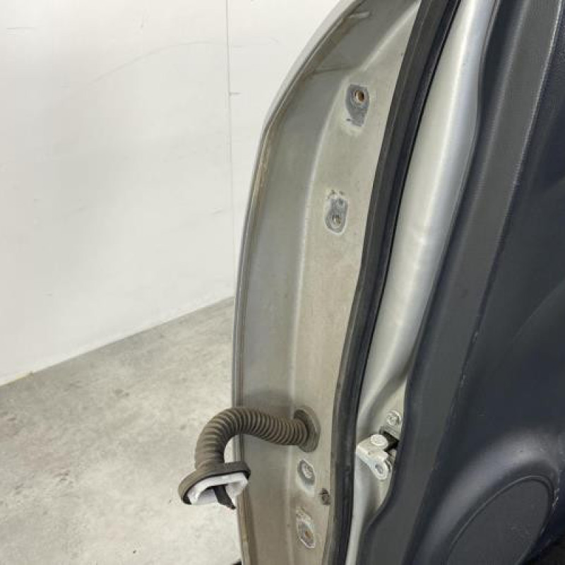 Porte arriere droit SUZUKI SWIFT 3 Photo n°5