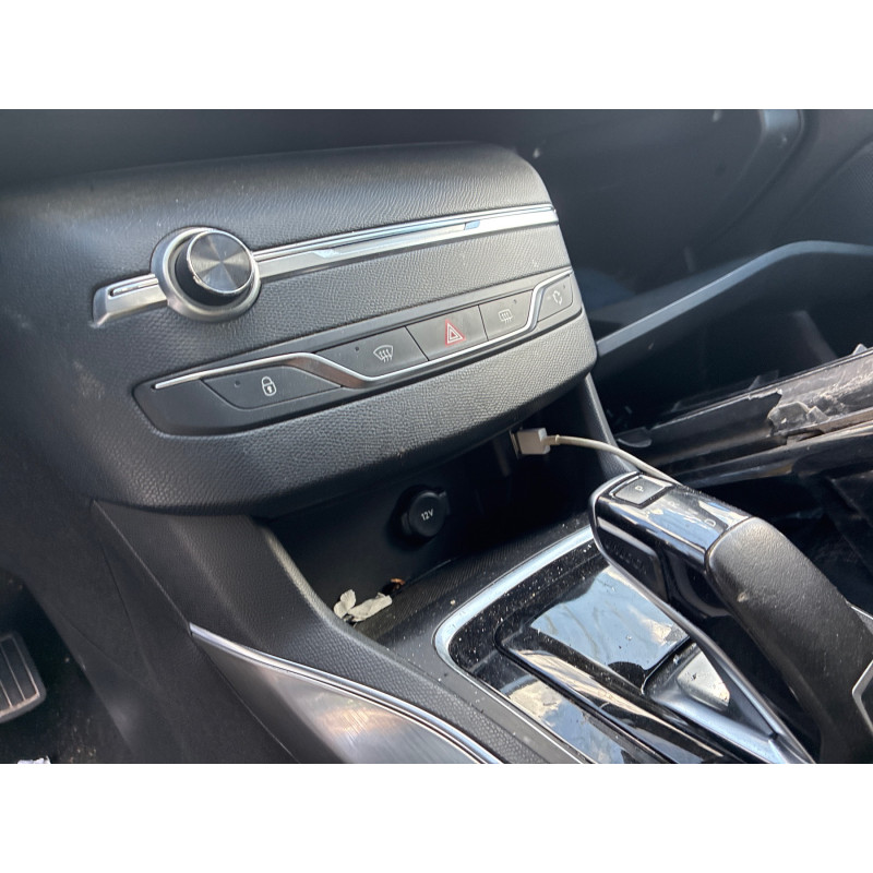 PEUGEOT 308 2 PHASE 2 1.5 BLUE HDI - 16V TURBO Photo n°16