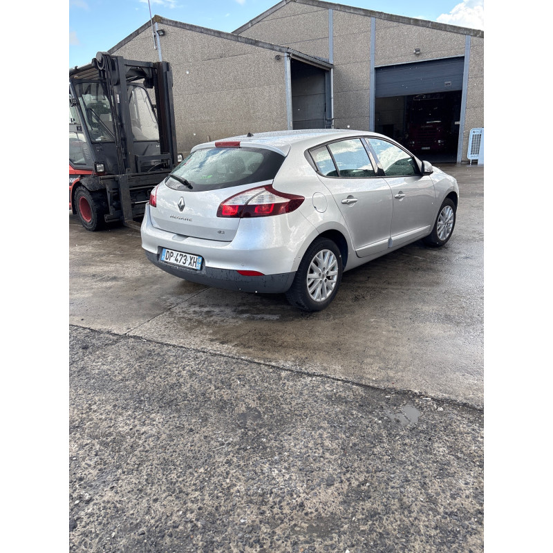 RENAULT MEGANE 3 PHASE 3 1.5 DCI - 8V TURBO Photo n°8