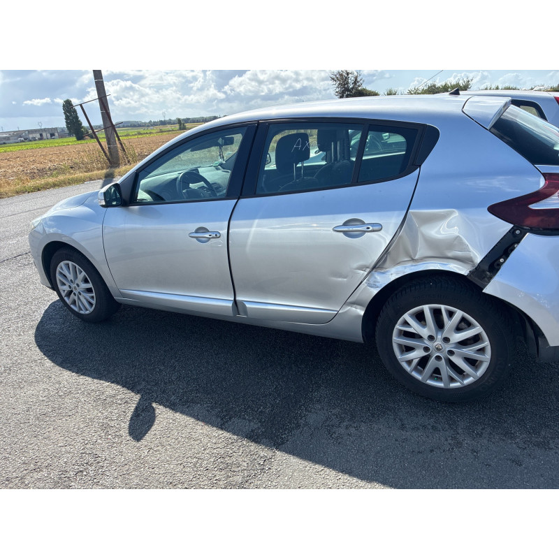 RENAULT MEGANE 3 PHASE 3 1.5 DCI - 8V TURBO Photo n°12