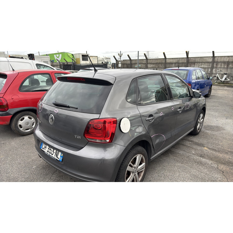 VOLKSWAGEN POLO 5 PHASE 1 1.6 TDI - 16V TURBO Photo n°3