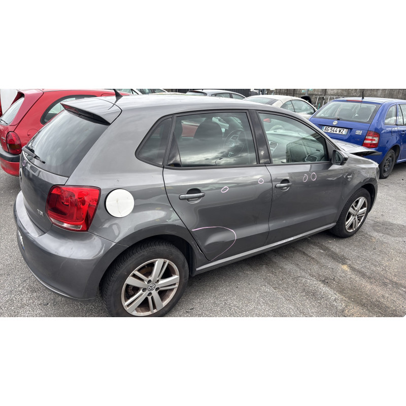 VOLKSWAGEN POLO 5 PHASE 1 1.6 TDI - 16V TURBO Photo n°6