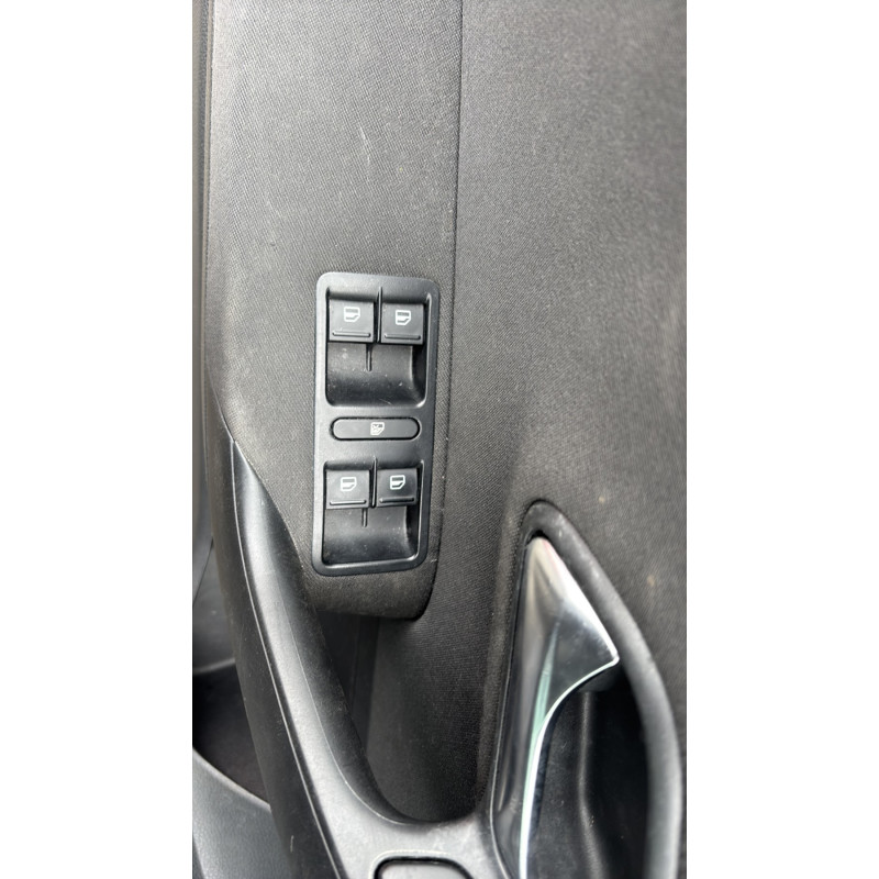 VOLKSWAGEN POLO 5 PHASE 1 1.6 TDI - 16V TURBO Photo n°10