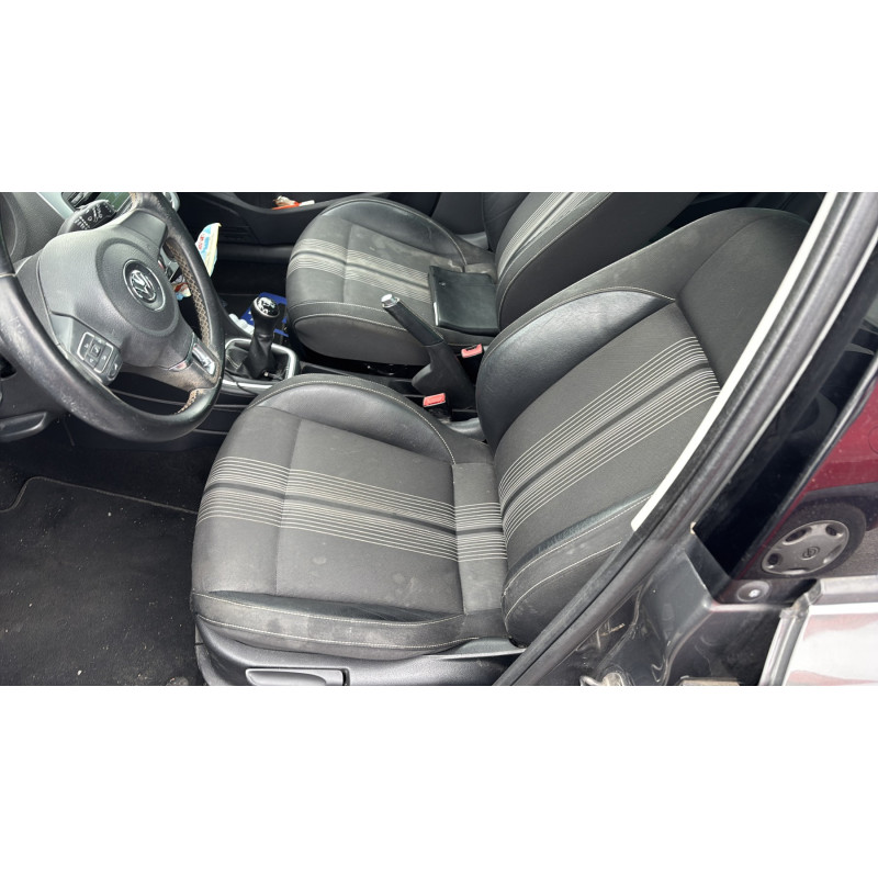 VOLKSWAGEN POLO 5 PHASE 1 1.6 TDI - 16V TURBO Photo n°11