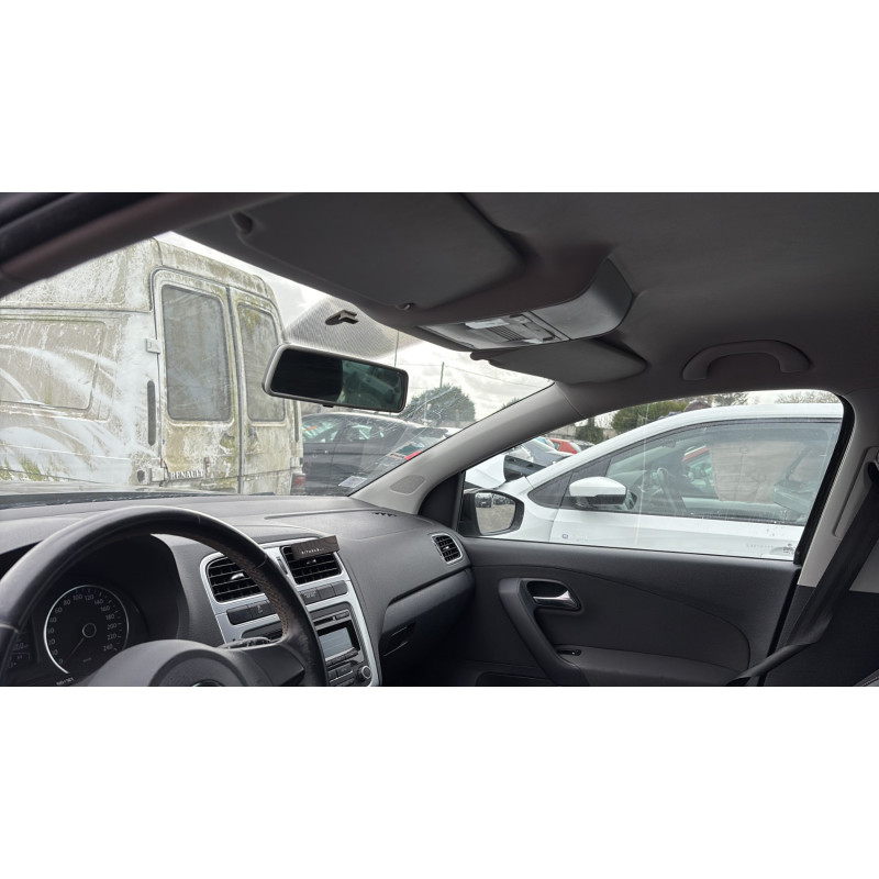VOLKSWAGEN POLO 5 PHASE 1 1.6 TDI - 16V TURBO Photo n°13