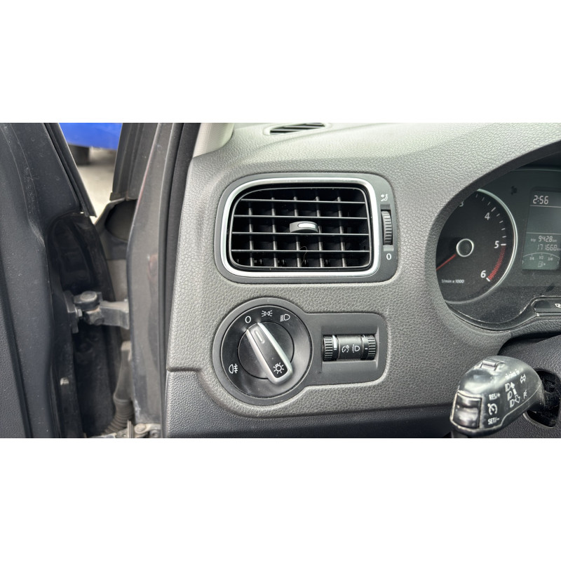 VOLKSWAGEN POLO 5 PHASE 1 1.6 TDI - 16V TURBO Photo n°15